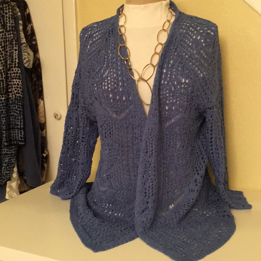 A beautiful crochê open sweater in sky blue color, 3/8 sleeve
